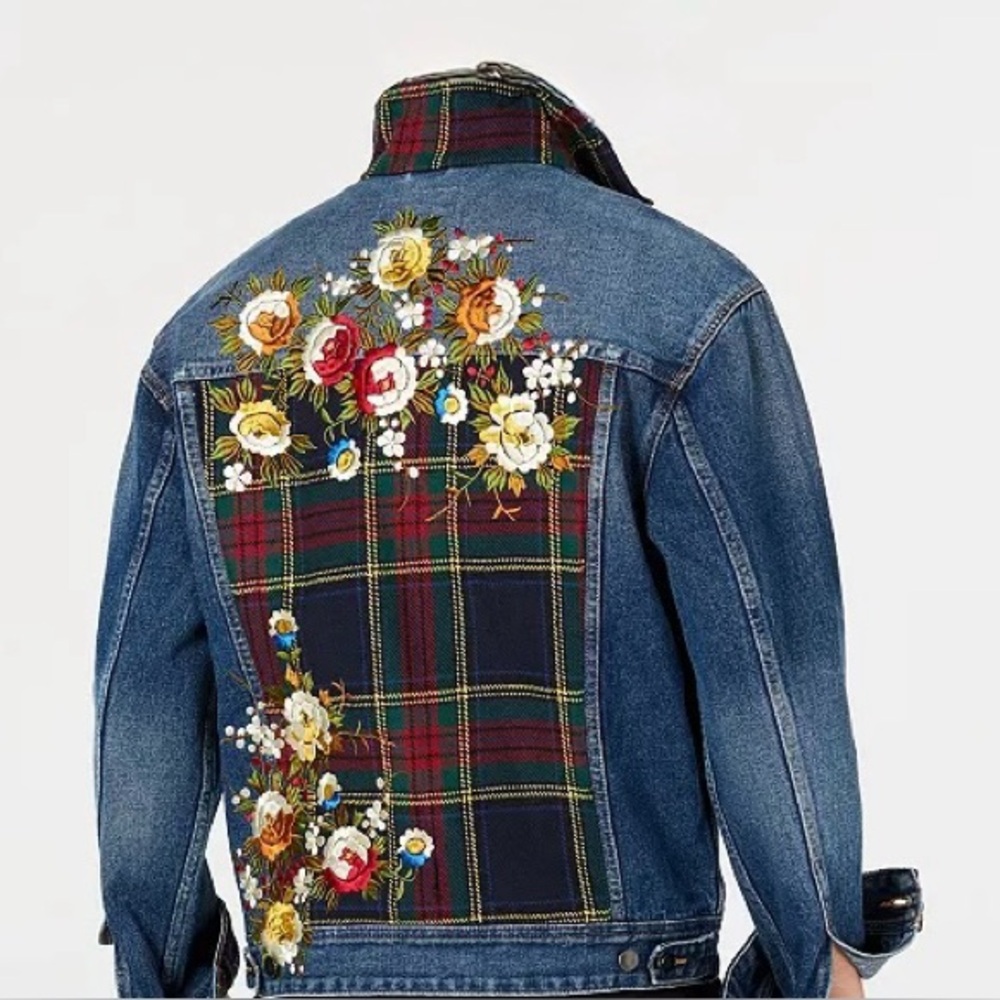 Guess Embroidered Denim Jacket Floral/Plaid. Oversized S mens. 
Fit M/Lwomens
